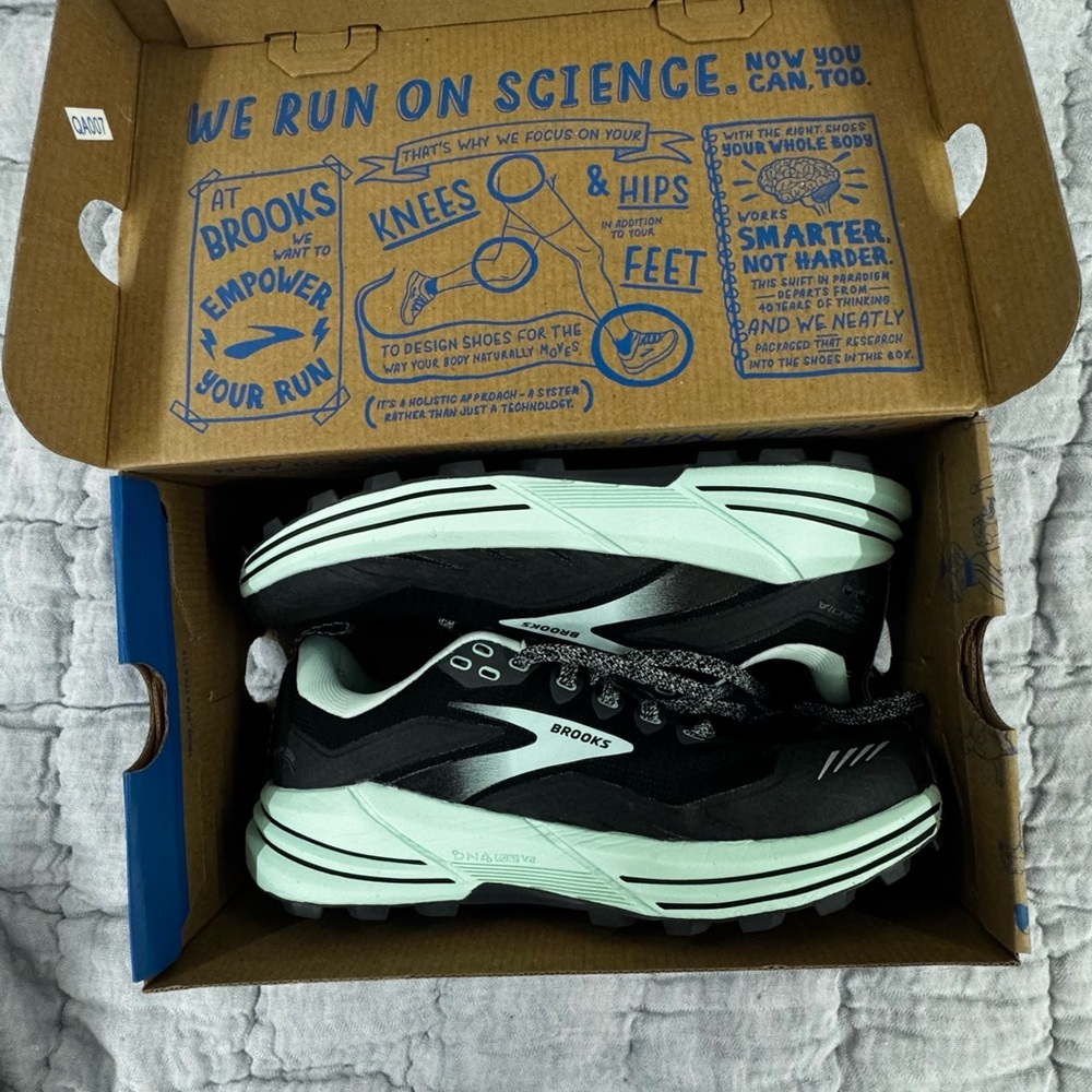 Brooks Women's Athletic Shoes - Black and White